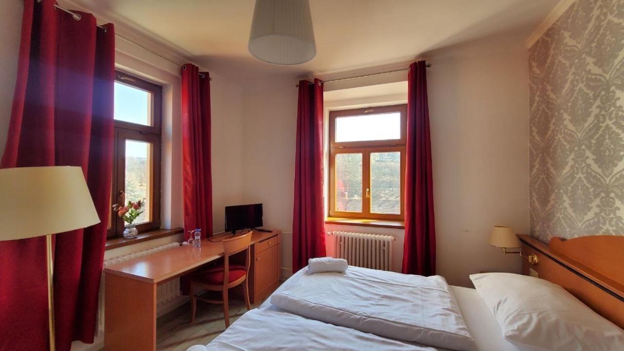 Uniqhotel Cesky Sternberk Bagian luar foto