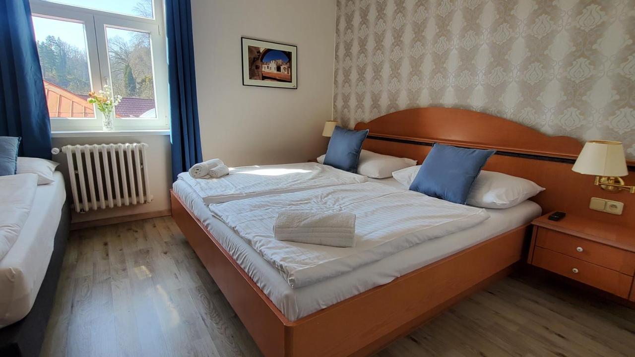 Uniqhotel Cesky Sternberk Bagian luar foto