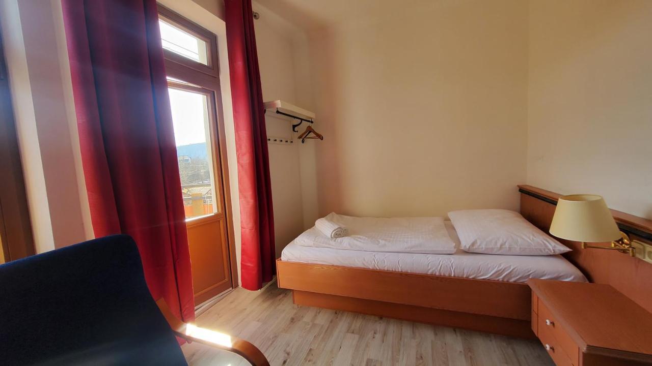 Uniqhotel Cesky Sternberk Bagian luar foto