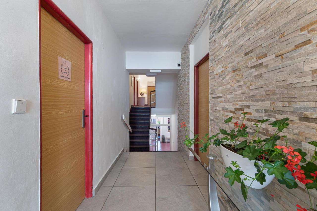Uniqhotel Cesky Sternberk Bagian luar foto