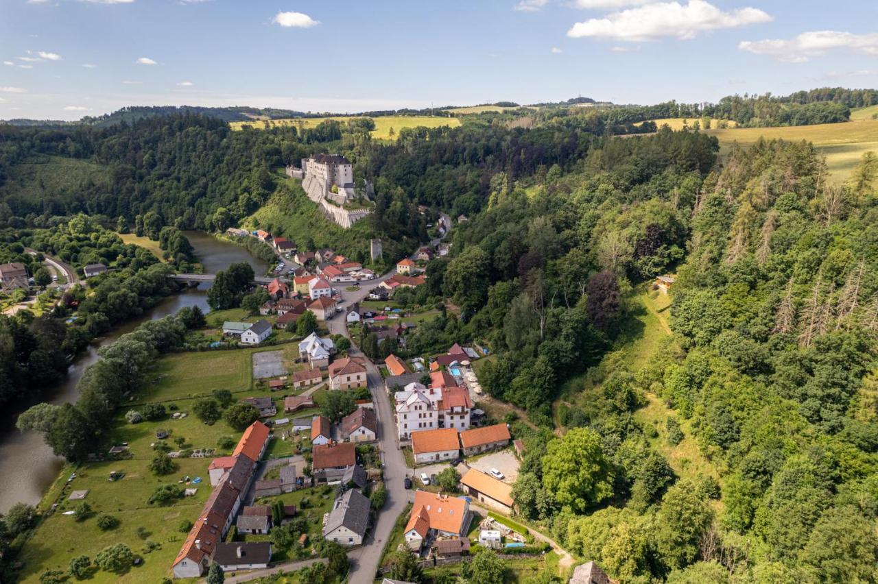 Uniqhotel Cesky Sternberk Bagian luar foto