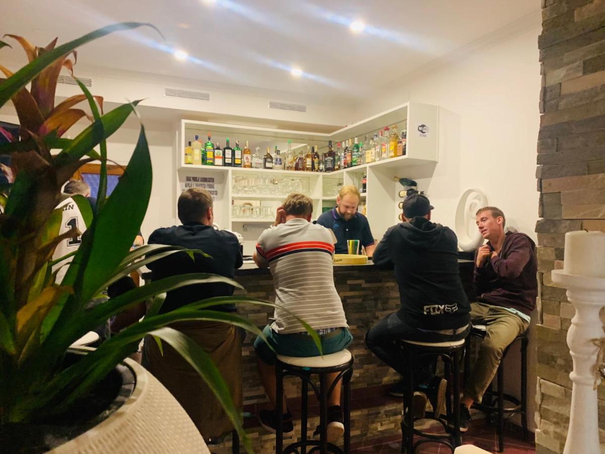 Uniqhotel Cesky Sternberk Bagian luar foto
