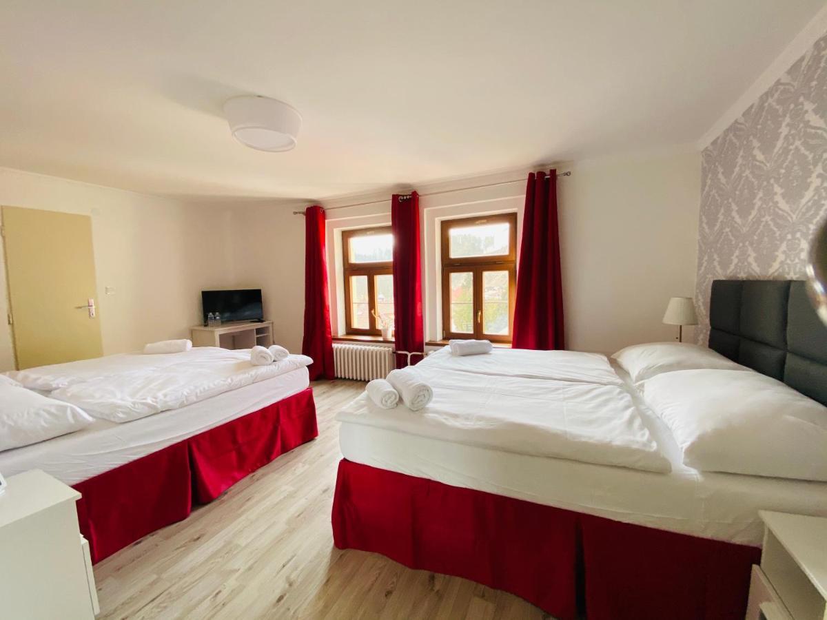 Uniqhotel Cesky Sternberk Bagian luar foto