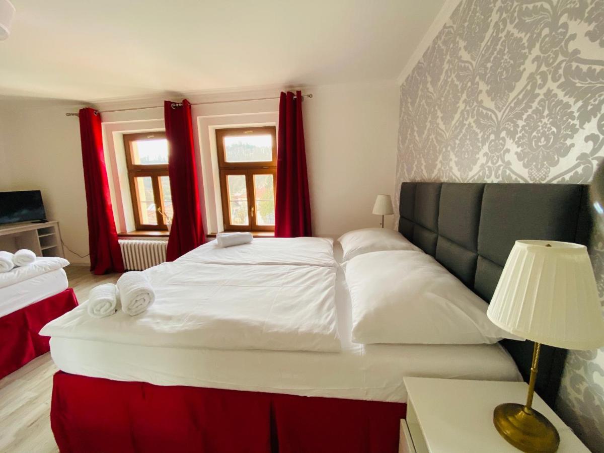 Uniqhotel Cesky Sternberk Bagian luar foto